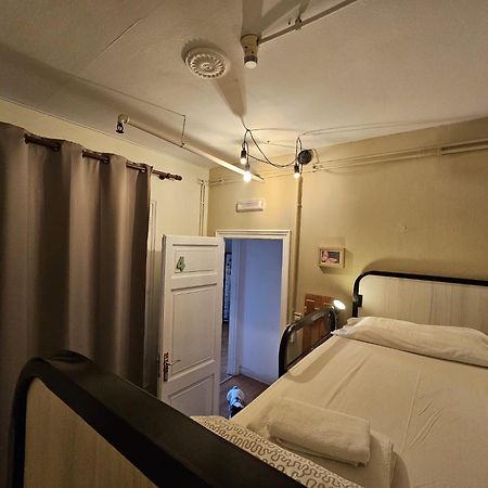 Wow Hostel Barcelona Buitenkant foto