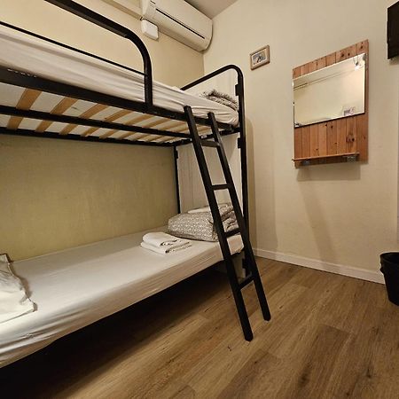 Wow Hostel Barcelona Buitenkant foto