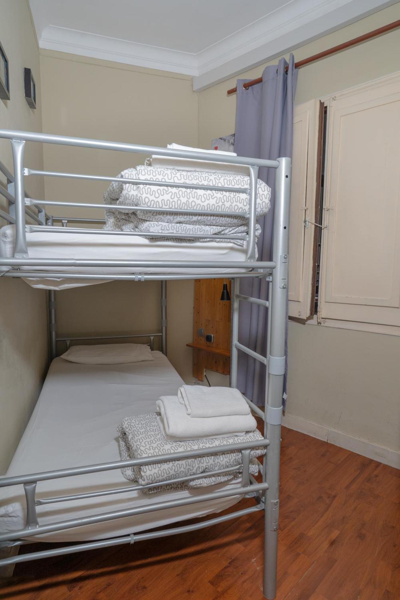 Wow Hostel Barcelona Buitenkant foto
