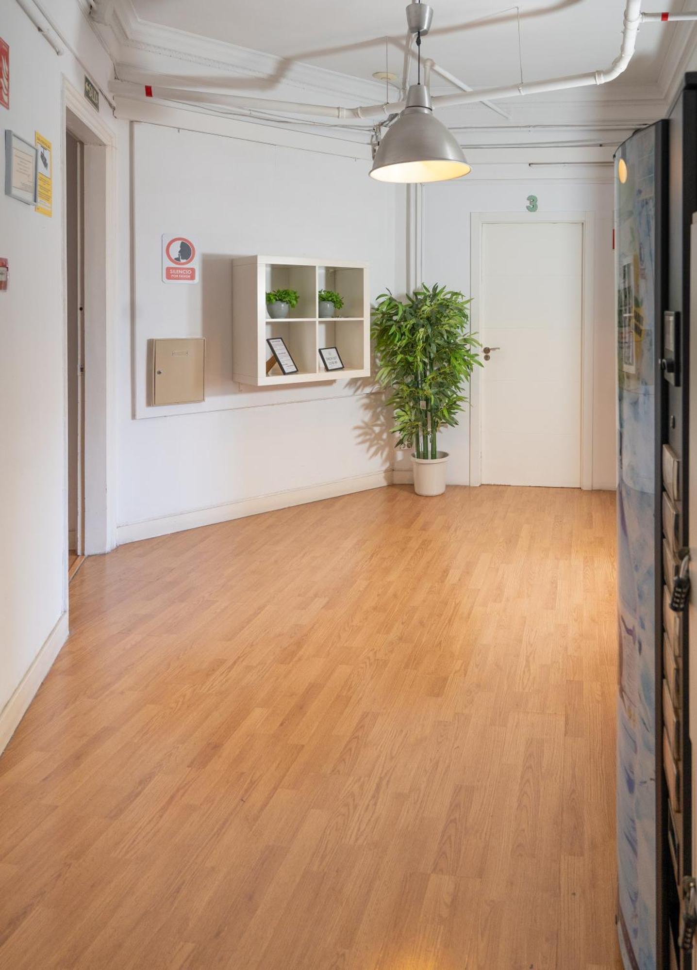 Wow Hostel Barcelona Buitenkant foto