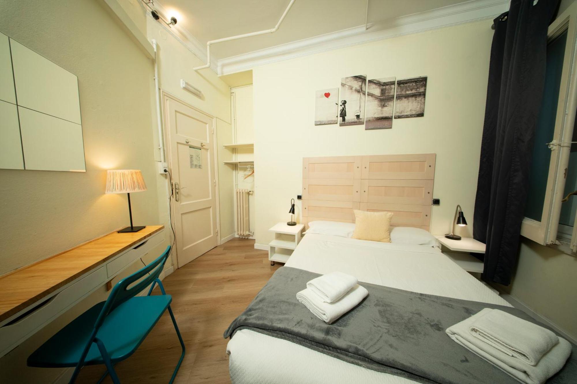 Wow Hostel Barcelona Buitenkant foto
