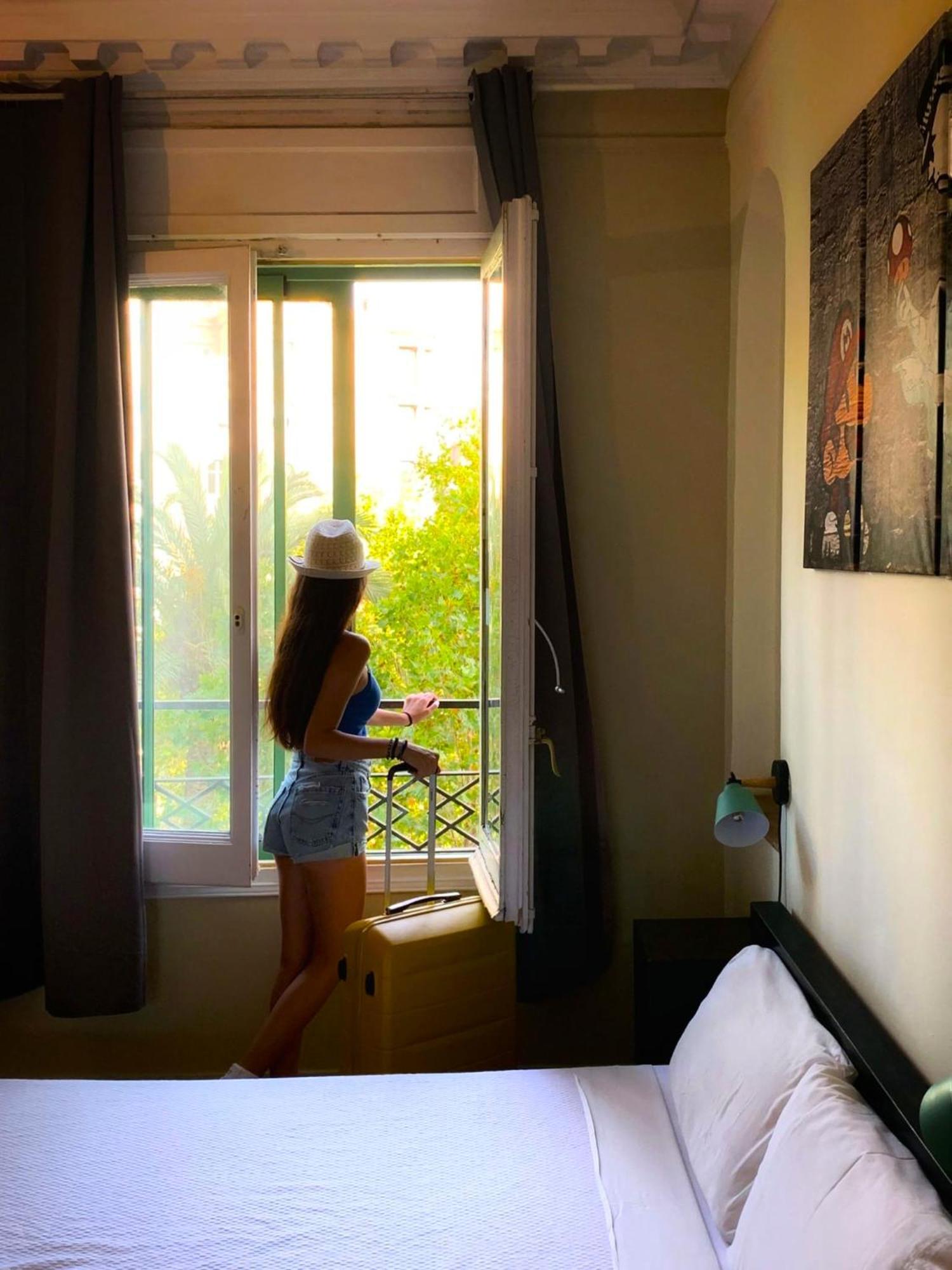 Wow Hostel Barcelona Buitenkant foto
