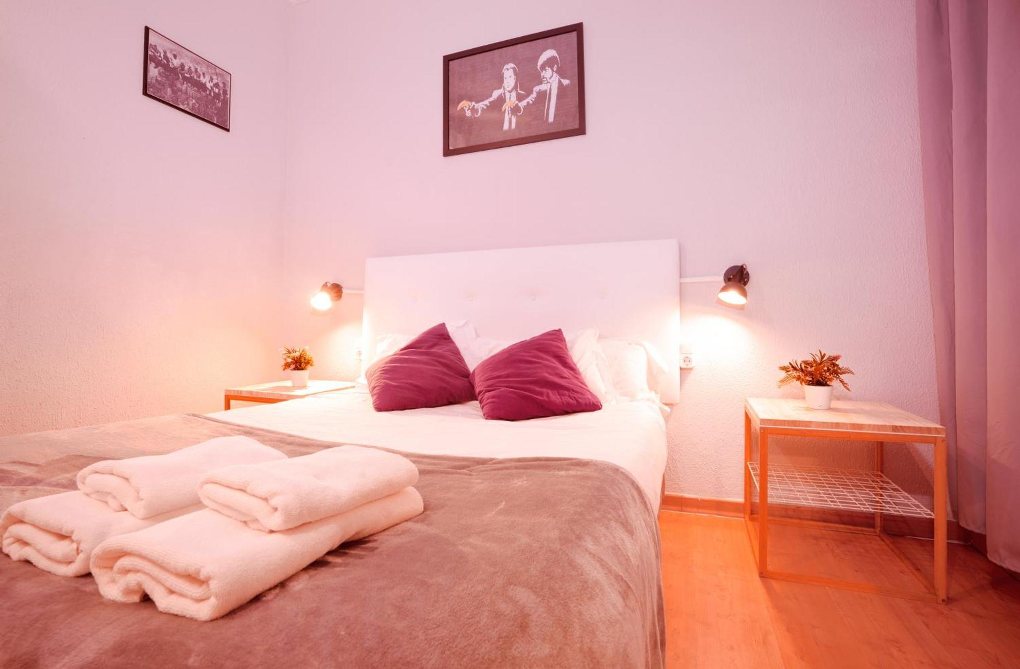 Wow Hostel Barcelona Buitenkant foto