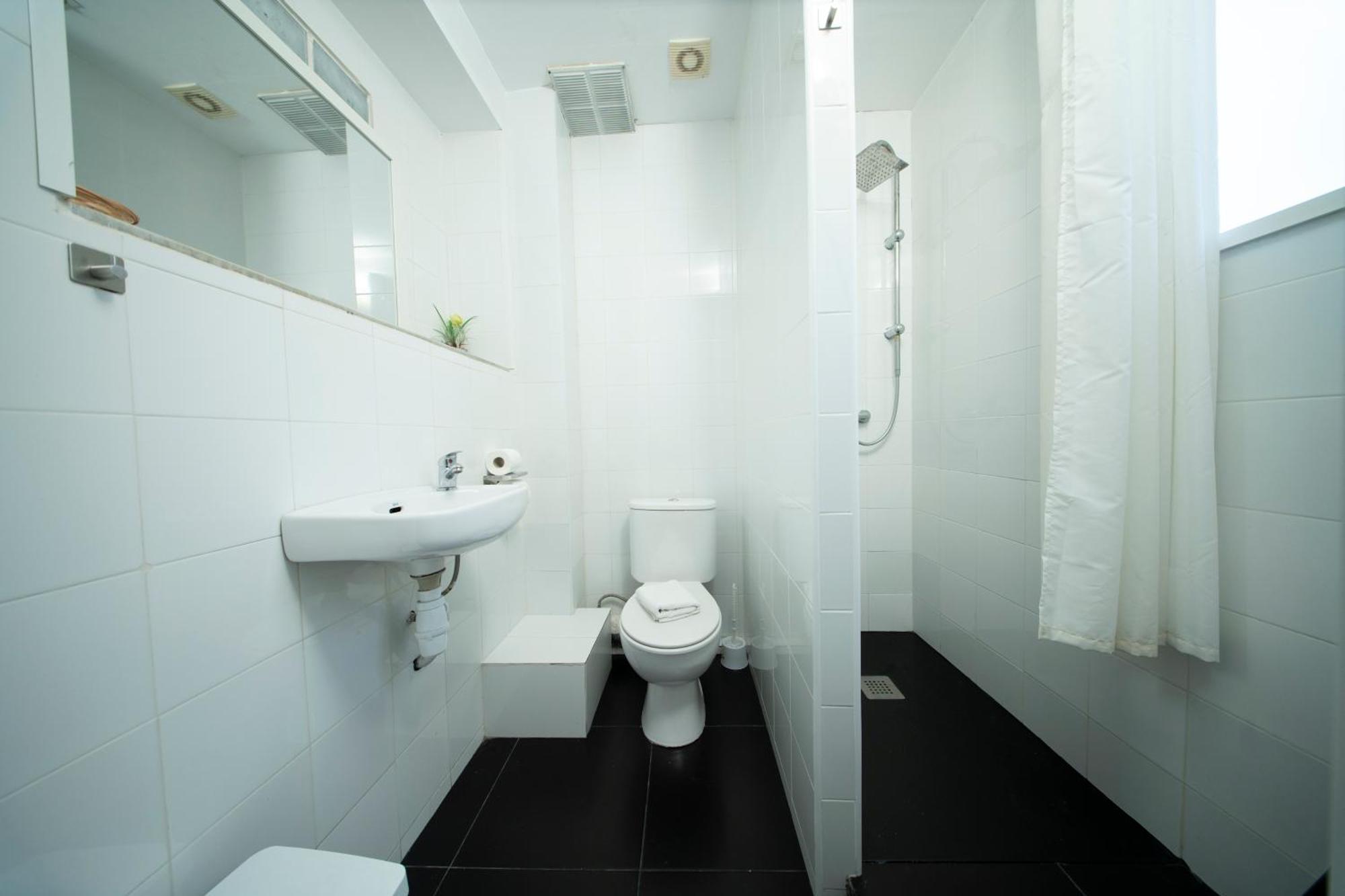 Wow Hostel Barcelona Buitenkant foto