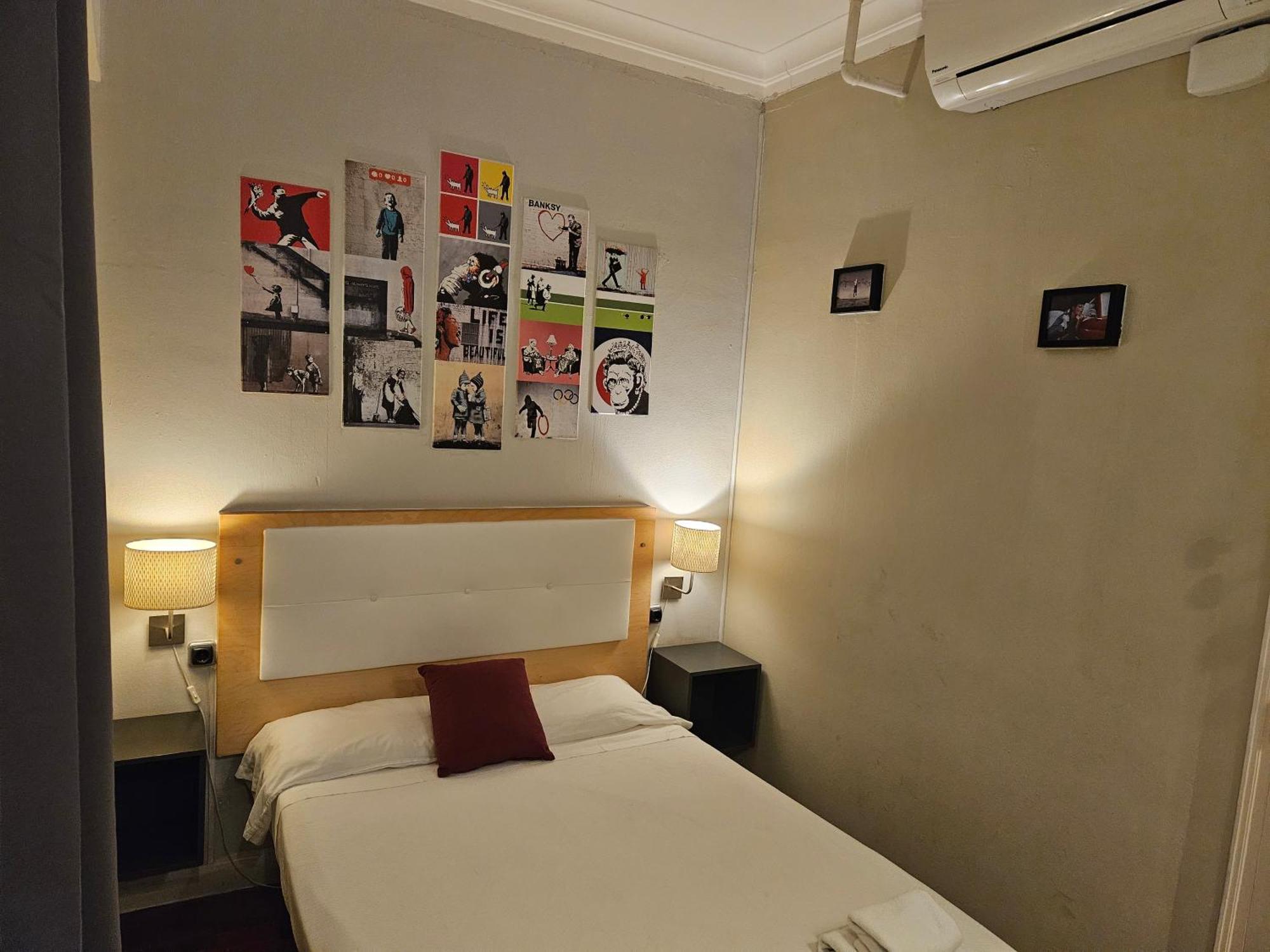Wow Hostel Barcelona Buitenkant foto