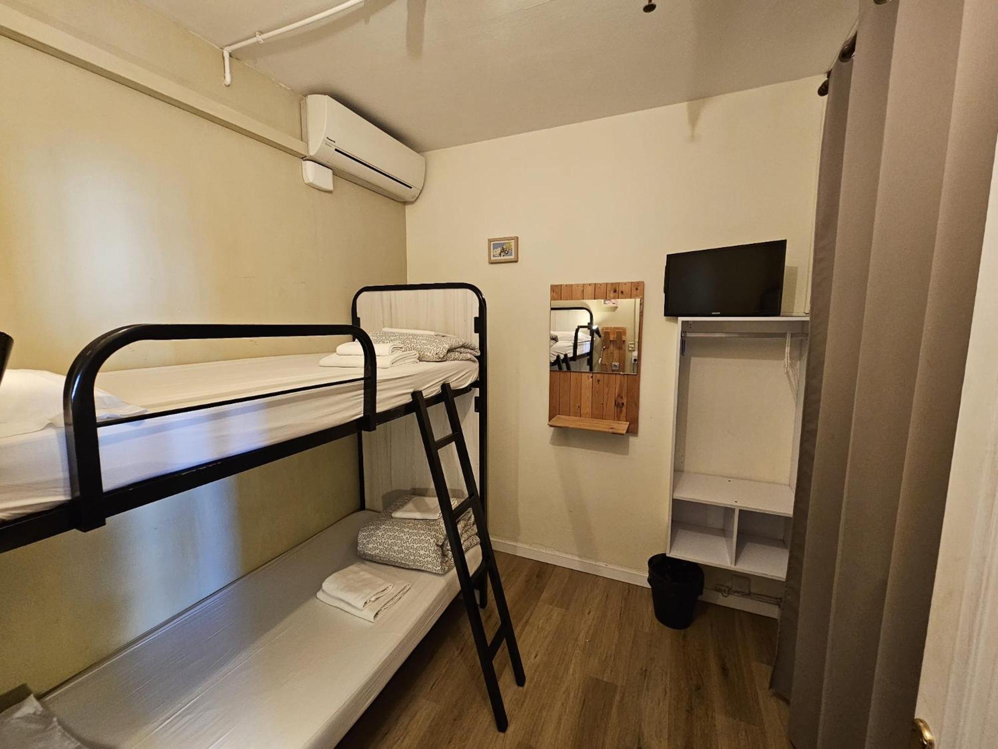 Wow Hostel Barcelona Buitenkant foto