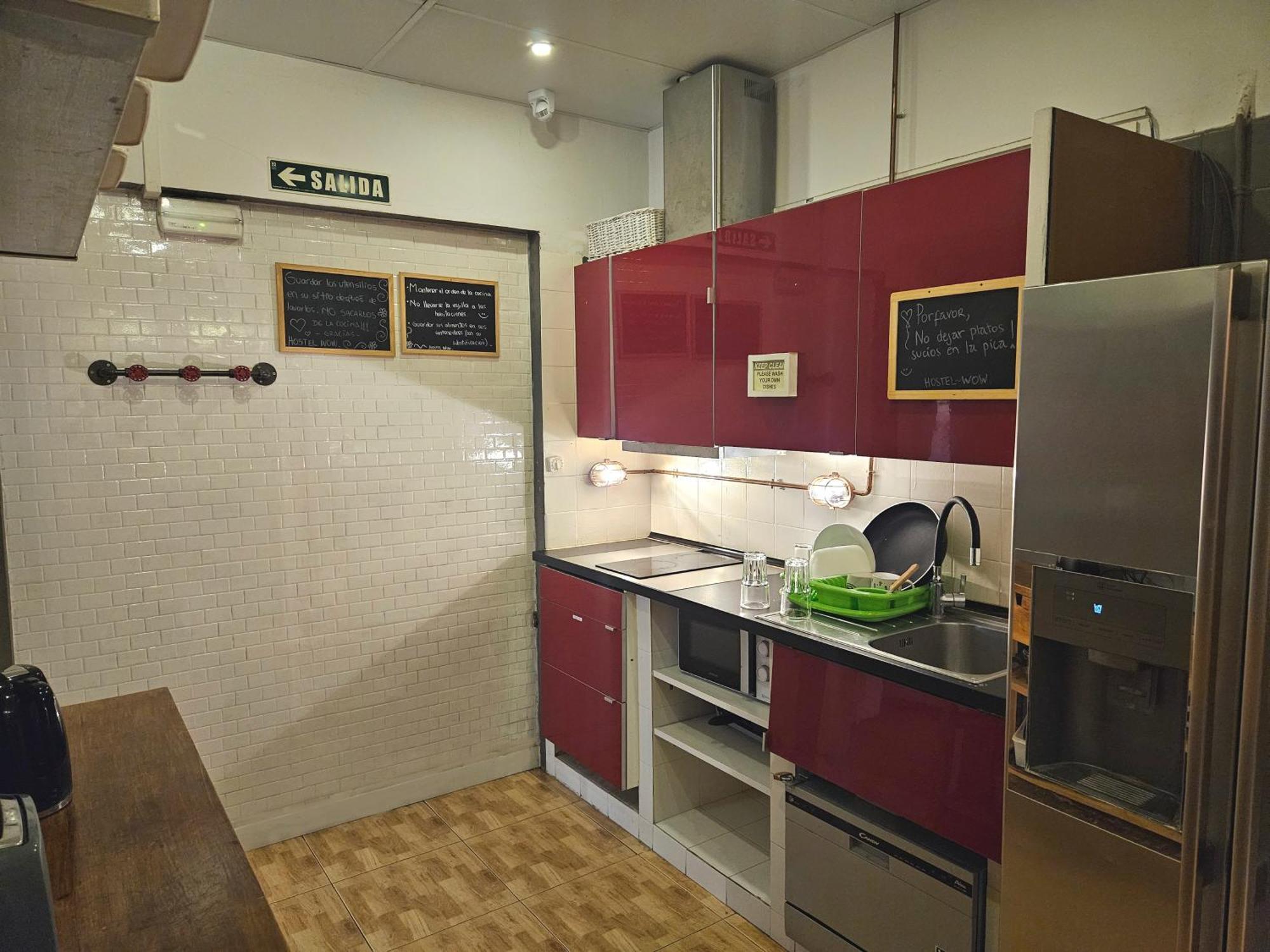 Wow Hostel Barcelona Buitenkant foto